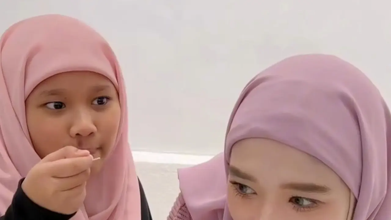 Foto Starla Anak Inara Rusli dan Virgoun Dibanjiri Komentar Warganet, Disebut Duplikat Ayahnya