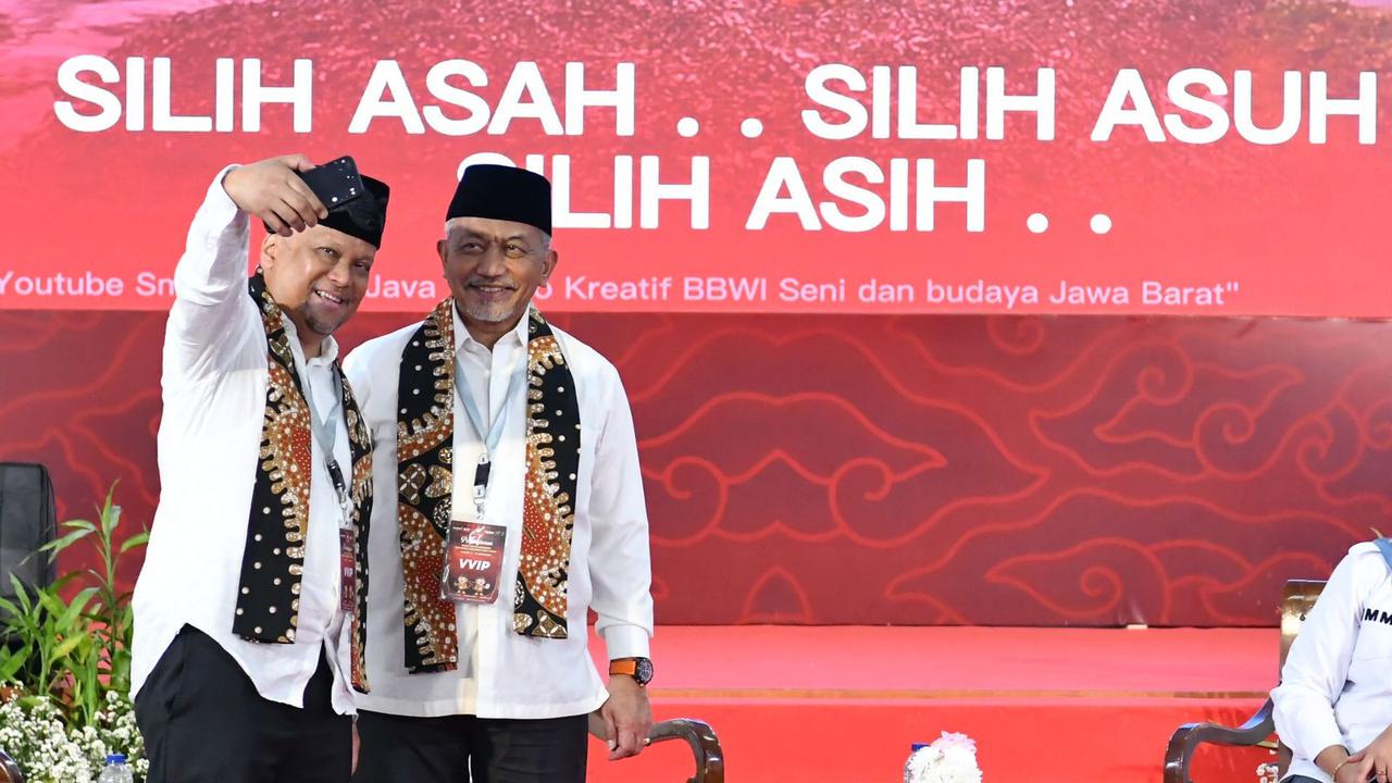Ahmad Syaikhu-Ilham Habibie resmi mengumumkan pencalonan mereka di Pemilihan Gubernur (Pilgub) Jawa Barat, Kamis (29/8/2024). (Merdeka.com/Nur Habibie)
