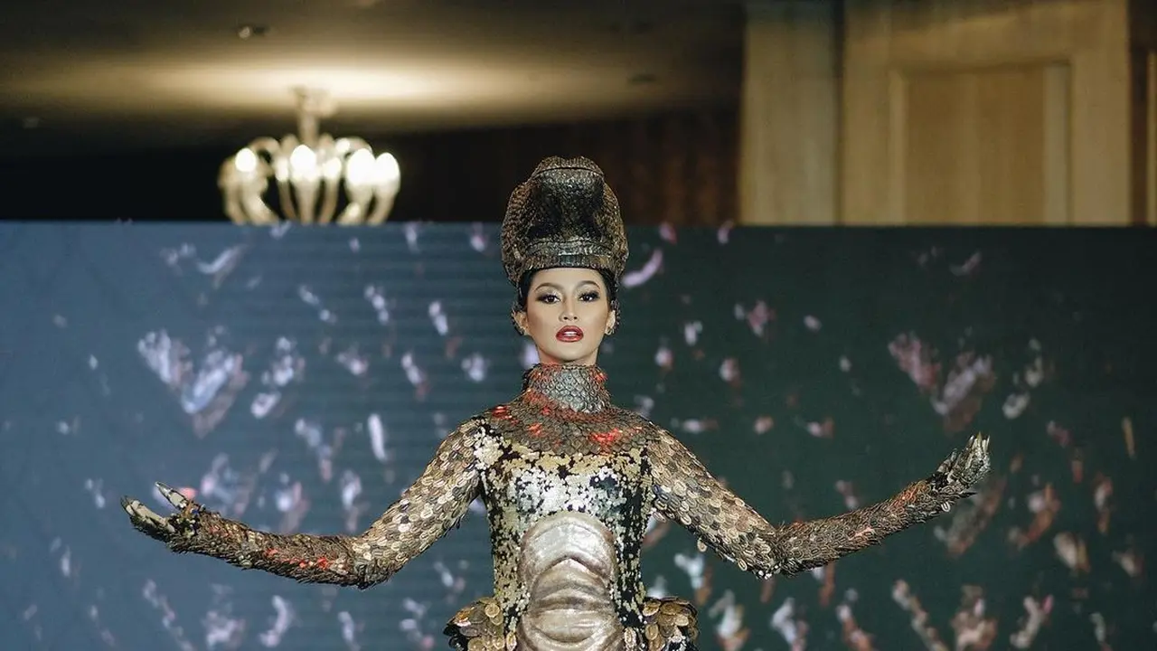 Kostum Nasional Komodo untuk Puteri Indonesia 2020, Membuat Sisik dari 5.000 Keping Logam