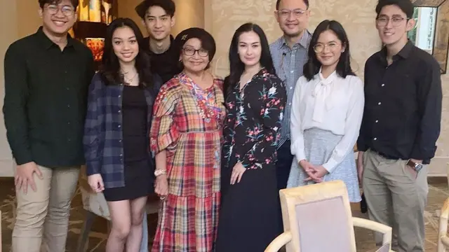 Makin Dekat, Ini 6 Potret Kedekatan Naura Ayu Bareng Keluarga Devano Danendra