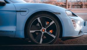 Ilustrasi ban Mobil Credit: pexels.com/Julian