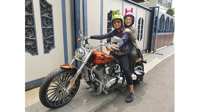 7 Kebersamaan Denny Cagur dan Istri, Dinyatakan Hamis Usai Ikut Program Bayi Tabung