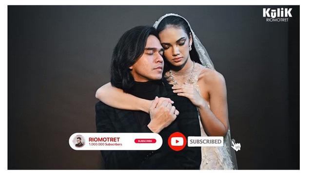 Bikin Baper, Ini 8 Gaya Pemotretan Haico dan Rangga Azof dengan Baju Pengantin