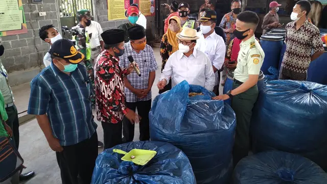 MHI yang dikelola di Desa Sragi, Kecamatan Talun, Kabupaten Blitar ini cocok sebagai solusi padi berlahan sempit dengan hasil tinggi, biaya lebih irit, lahan menjadi lebih subur dan pendapatan ganda dari ternak.