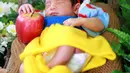 Anak kedua penyanyi Nindy Ayunda lahir pada 11 Oktober 2016. Suami dari Askara itu melahirkan bayi berjenis kelamin perempuan secara caesar dan diberinama Akifa Dhinara Parasady. (Adrian Putra/Bintang.com)
