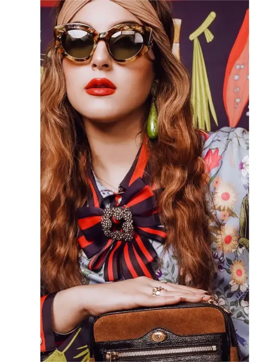 Banyak netizen yang menjulukinya sebagai “Pemenang tren” karena tampil totalitas dengan busana dan pose bak model Gucci professional. (Instagram/tasyafarasya).