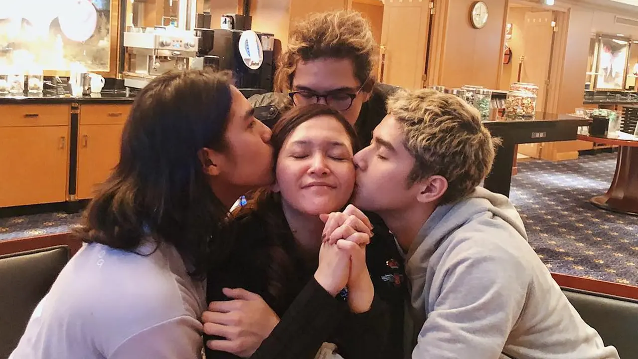 FOTO: Momen Kebersamaan Maia Estianty dengan Al, El dan Dul