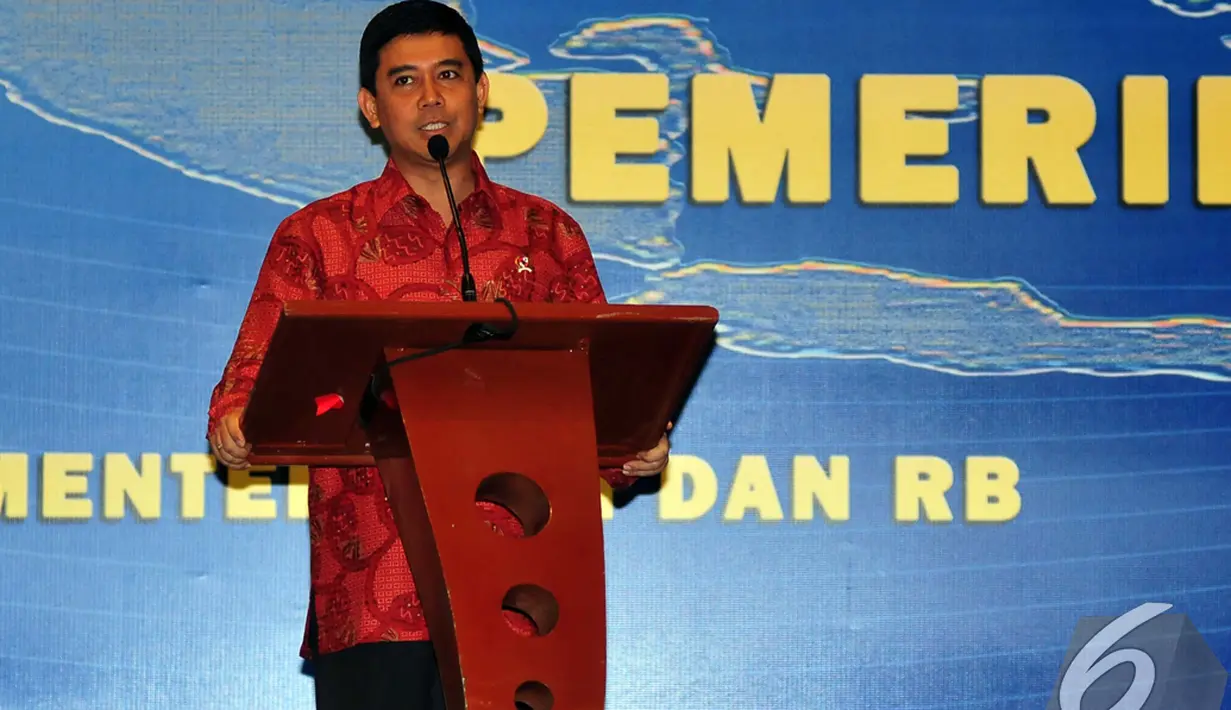 MenPANRB Yuddy Chrisnandi memberikan sambutan pada acara Penghargaan Akuntabilitas Kinerja Pemerintah dan Kabupaten Kota 2014, Balai Kartini, Jakarta, Senin (8/12/2014). (Liputan6.com/Johan Tallo)