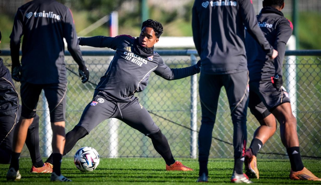 Endrick yang baru saja dilepas Real Madrid langsung tancap gas mengikuti sesi latihan bersama klub barunya Olympique Lyon. (AFP/Olivier Chassignole)