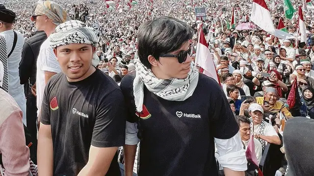 9 Potret Artis Turun ke Jalan Ikut Aksi Bela Palestina di Monas, Banjir Pujian