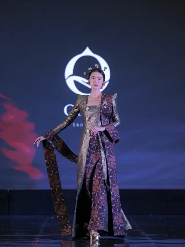 Elegansi Kebaya Kombinasi Batik Taliabu dari Olanye by Eko Tjandra, Terinspirasi dari Napoleon Bonaparte