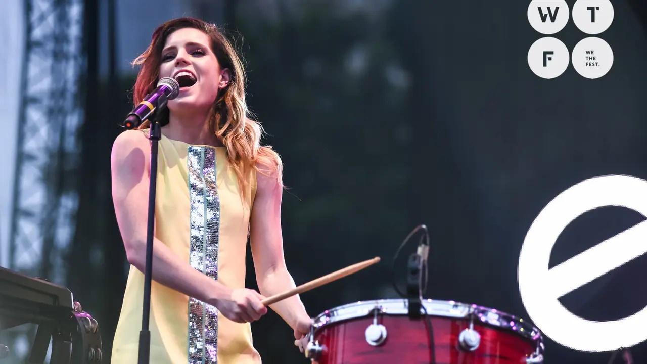 Vokalis Echosmith, Sydney Sierota di We The fest 2015 Jakarta.