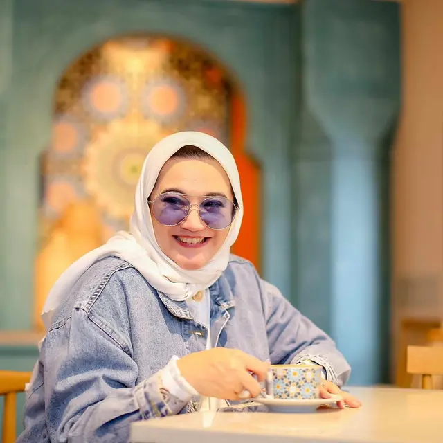 6 Potret Ibunda Sabda Ahessa Kekasih Wulan Guritno, Gayanya Sosialita
