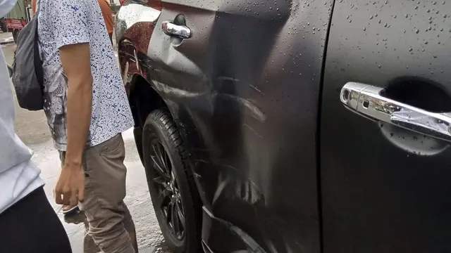 Potret mobil mewah Kalina Ocktaranny yang ringsek ditabrak mobil boks (https://www.instagram.com/p/CWvLeQnPmu9/)