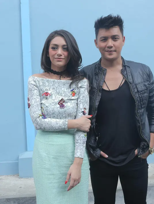 Kedekatannya mantan suami dan istri itu membuat para penggemarnya banyak yang menyarankan untuk kembali rujuk. Namun keduanya sepakat memilih sebagai saudara. (Andy Masela/Bintang.com)