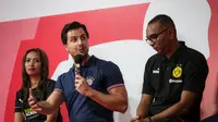 Head of FC Bayern Munchen Southeast Asia, Maximilain Haschke memberikan sambutan saat Bundesliga Common Ground yang berlangsung di RPTRA Bhinneka, Pesanggrahan, Jakarta Selatan, Sabtu (11/02/2023). (Bola.com/Bagaskara Lazuardi)