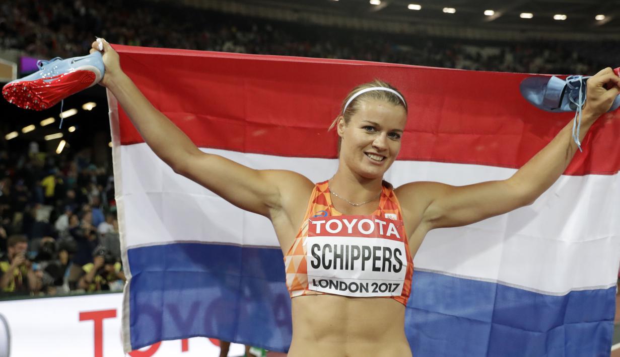 Atlet cantik asal Belanda, Dafne Schippers saat merayakan keberhasilan meraih medali perunggu 100m putri pada ajang IAAF World Athletics Championships 2017 di London, (6/8/2017). (AP/Matt Dunham)