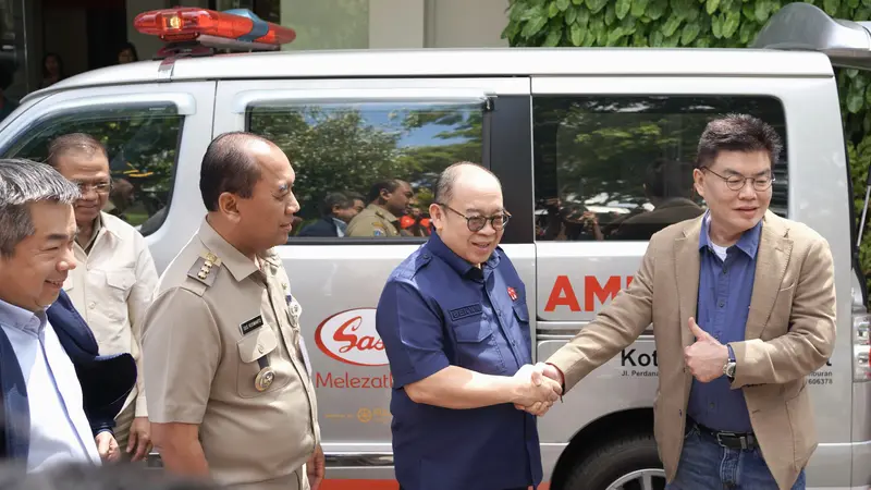 Dukung Misi Indonesia Sehat, PT Sasa Inti Sumbangkan Dua Unit Ambulans kepada Palang Merah Indonesia