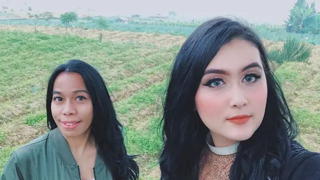 6 Potret Jadul Kebersamaan Talitha Curtis dan Ibunda, Penampilannya Curi Perhatian