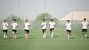 Usai menjalani dua kali latihan di pantai, timnas Indonesia menggelar latihan untuk pertama kalinya di lapangan JA Centre of Excellence & Shooting Club Dubai. (Foto: Dokumentasi PSSI)