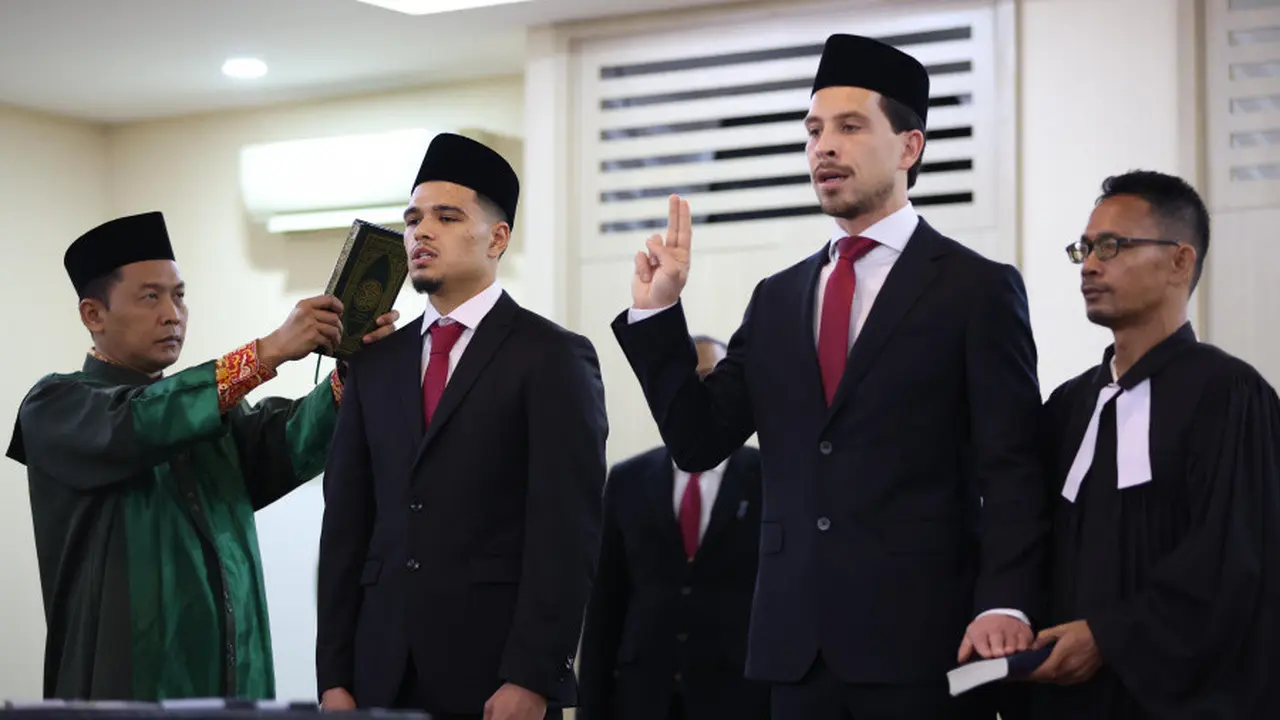 Ragnar Oratmangoen dan Thom Haye resmi menjadi WNI.