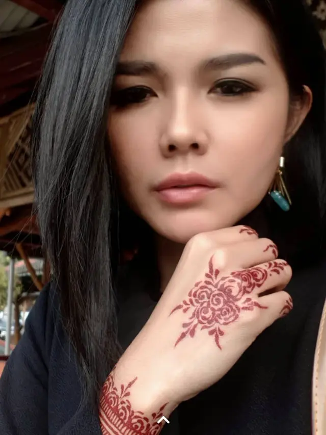 7 Potret Karina Ranau, Istri Epy Kusnandar Aktor Preman Pensiun
