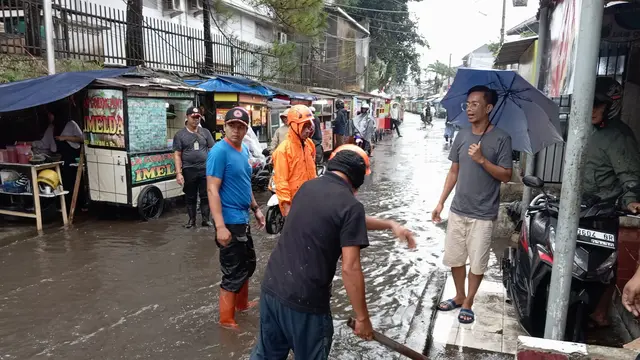 Banjir melanda sejumlah titik di Kota Sukabumi Senin (4/8/2025).