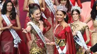 Ekspresi Bunga Jelita Ibrani setelah terpilih sebagai Puteri Indonesia 2017 pada malam Grand Final Puteri Indonesia 2017 di JCC, Jakarta, Sabtu (1/3) dini hari. Bunga akan mengikuti ajang Miss Universe, pada 2018. (Liputan6.com/Angga Yuniar)