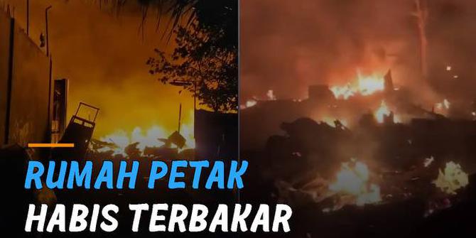 VIDEO: Viral Kebakaran Bangunan Rumah Semi Permanen, 35 Petak Rumah Habis Terbakar