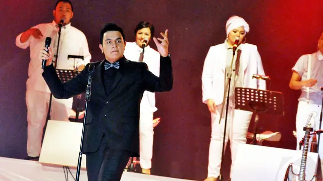 Tulus Tampil Mengagumkan di Konser 'Gajah'