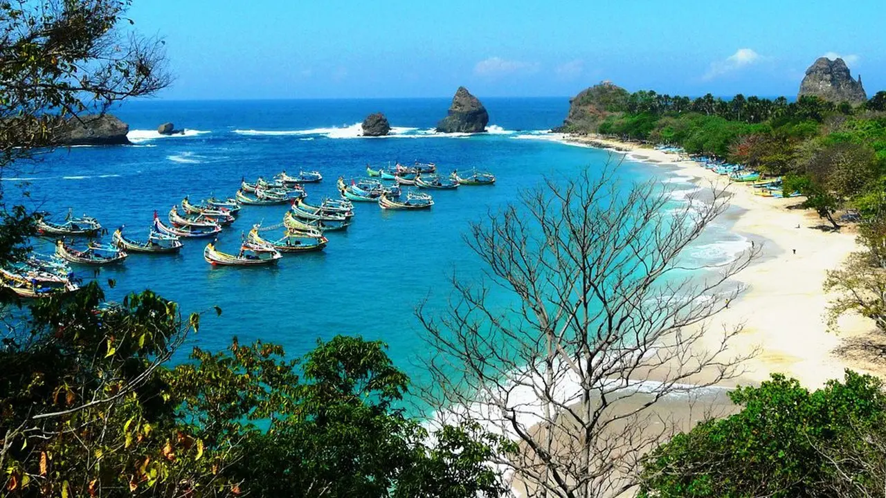 5 Wisata Pantai Populer di Jember yang Wajib Dikunjungi