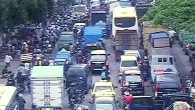 Liputan6 Malam 25-02-2014 |1| Warga Tolak Eksekusi, Ricuh Demo Pedagang, Razia Preman, Banjir Kembali Melanda, Kemacetan Akibat Banjir