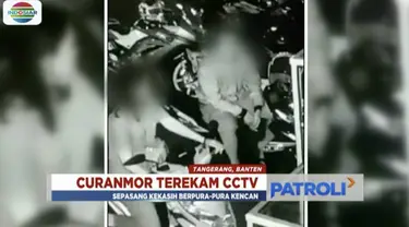 Sepasang kekasih terekam CCTV sedang berupaya mencuri sepeda motor di sebuah parkiran taman di Tangerang. Sebelumnya, mereka terlihat tengah berpura-pura kencan di atas motor tersebut.