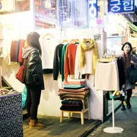Hongdae Shopping Area, Seoul, Korea Selatan. (Sumber Foto: therealrealjd)