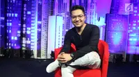 Penyanyi Ihsan Tarore saat menjadi bintang tamu dalam acara Dear Haters Liputan6.com di SCTV Tower, Jakarta (20/7). (Liputan6.com/Fatkhur Rozaq)
