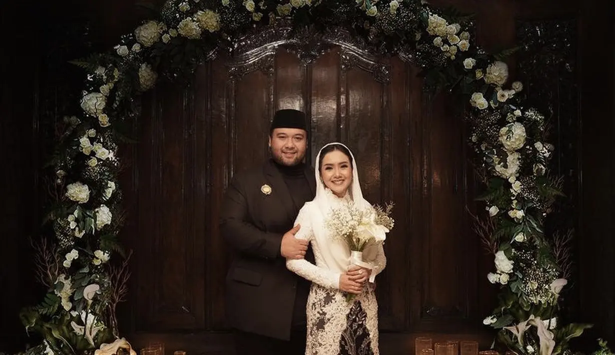 Untuk riasan wajah, Cita tampil flawless namun tetap glowing di momen penting tersebut. @cita_citata