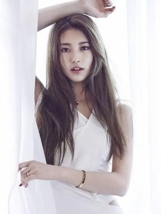Si cantik Suzy mengaku jika ia tak suka dengan garis yang ada di dahinya dan rambutnya. (Foto: koreaboo.com)