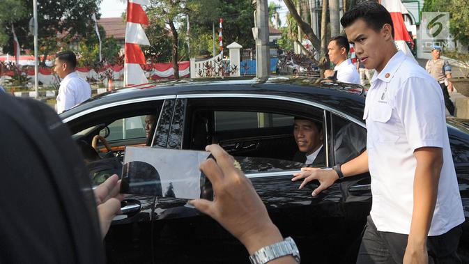Presiden Joko Widodo atau Jokowi usai  menunaikan salat Idul Adha 1439 Hijriah di Lapangan Tegar Beriman, Cibinong, Kabupaten Bogor, Jawa Barat, Rabu (22/08). (Merdeka.com/Arie Basuki)