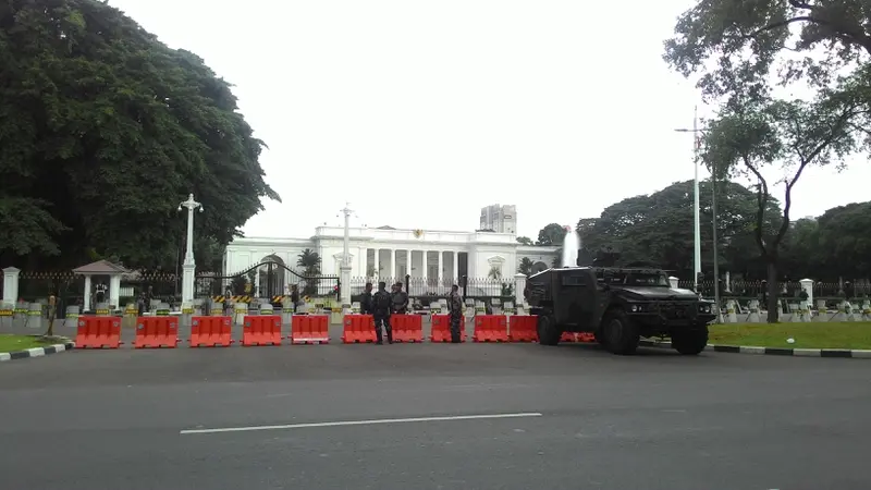 Detik-Detik Jelang Demo 2 Desember, Istana Dijaga Ketat