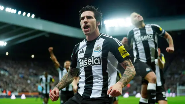 Foto: Sandro Tonali Tampil Heroik, Borong 2 Gol Bawa Newcastle United ke Semi Final Carabao Cup