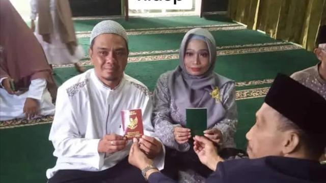 Mey jemaah wanita Gus Iqdam menikah (SS: TikTok kusnul_cantik)