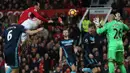 Aksi memikat Zlatan Ibrahimovic yang terbang saat melawan Middlesbrough di Old Trafford, 31 Desember 2016.  (EPA/Nigel Roddis)