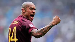 Gelandang Manchester City Nigel de Jong merayakan gol saat pertandingan sepak bola FA Community Shield melawan Chelsea di Villa Park di Birmingham (12/08/2012). (AFP PHOTO / GLYN KIRK)