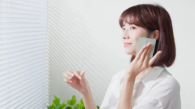 4 Lifehack Atasi Komedo di Kulit Wajah Buat Si Super Sibuk c