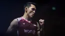 Pebulu tangkis tunggal putra Indonesia, Jonatan Christie melakukan selebrasi setelah mencetak poin dalam laga 32 besar Indonesia Open 2025 melawan wakil Singapura, Jia Heng Jason Teh di Istora Senayan, Jakarta, Selasa (03/06/2025). (Bola.com/Bagaskara Lazuardi)
