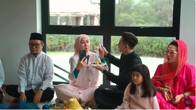 10 Momen Verrell Bramasta Gelar Syukuran Rumah Baru, Undang 100 Anak Yatim