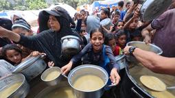 Warga di jalur Gaza yang masih bertahan untuk hidup terus dihantui dengan bencana kelaparan. (Eyad BABA/AFP)