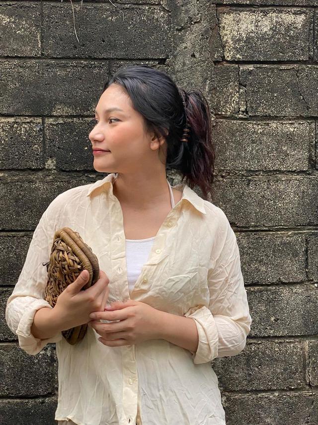 Sering Dikira Kembar, Ini 6 Potret Sinta Mutiara Adik Indah Permatasari