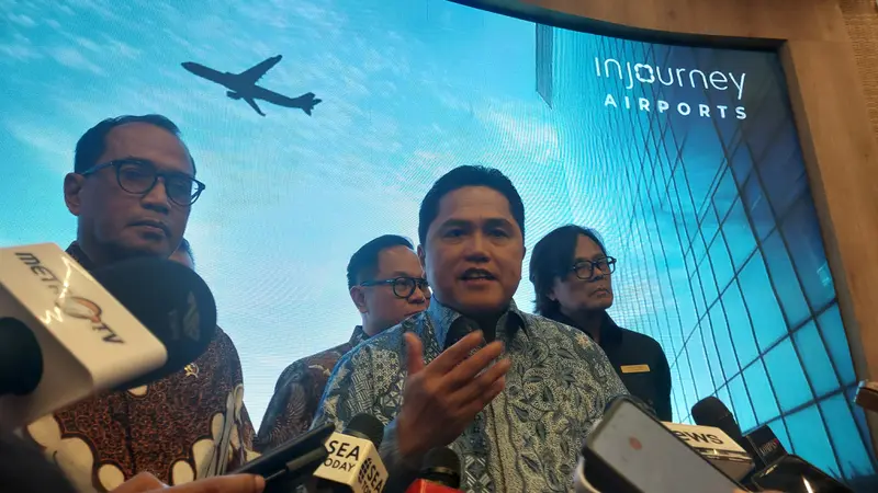 Menteri BUMN Erick Thohir bersama Menhub Budi Karya Sumadi meresmikan penggabungan Angkasa Pura I dan Angkasa Pura II menjadi PT Angkasa Pura Indonesia atau InJourney Airports. (Arief/Liputan6.com)