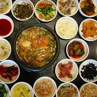 Buat kamu yang muslim, Halal Korea bisa memberitahu ragam resto dan produk makananan yang bisa dikonsumsi.
